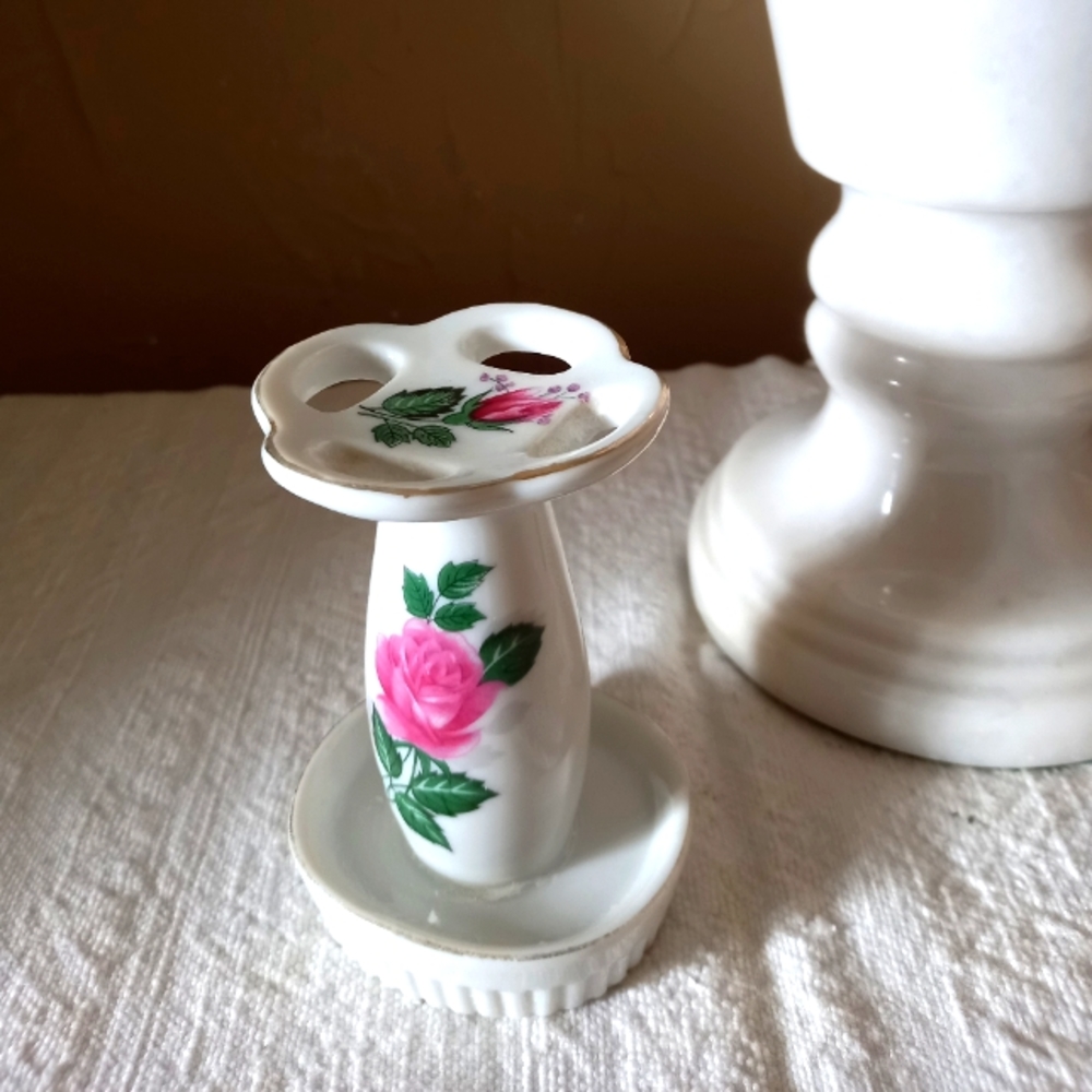 Vintage Porcelain toothbrush holder